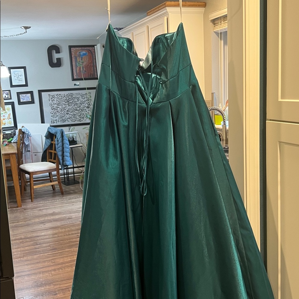 CHRISTINA WU SZ 18 TEAL ORGANZA FORMAL TIE BACK BALLGOWN WITH POCKETS